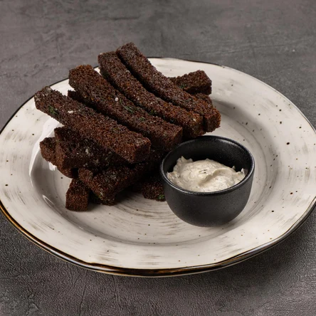 Гренки бородинские с соусом Ранч